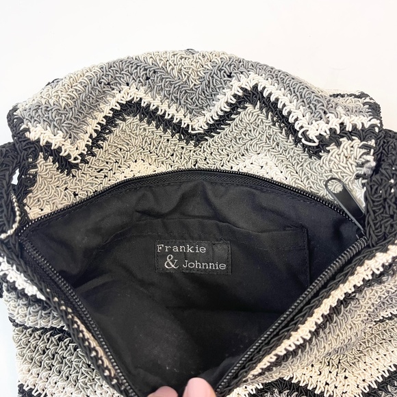 Crossbody Bag for Women Black and White Chevron Pattern Frankie & Johnnie - Picture 8 of 11